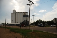 Storm chasers DOW Radar Doppler on Wheels