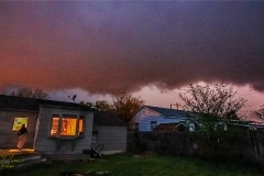 April 11 2020 severe thunderstorm shelf cloud in Frederick Oklahoma Tornado Tour StormWind